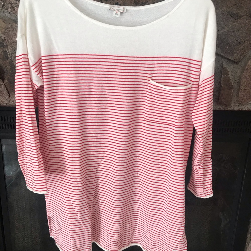 Gap sweater